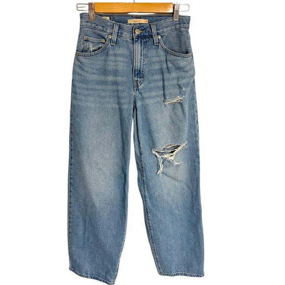 Levi’s Premium Baggy Dad Women’s Jeans in Medium Wash - Picture 3 of 7